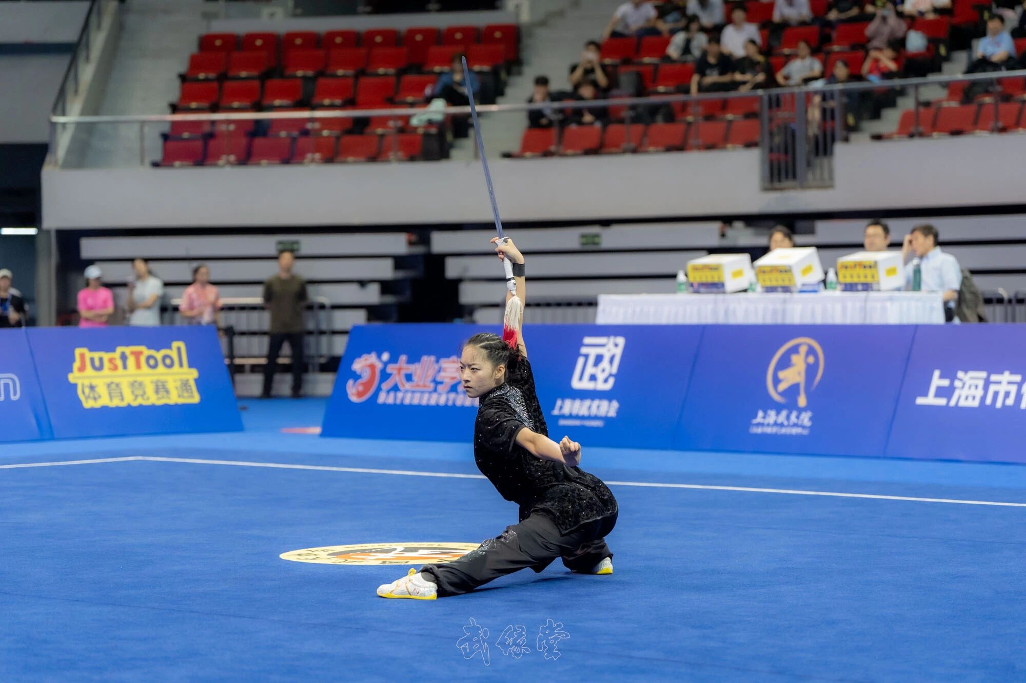 c7a13ac1c8284047a4610e4cac2ea2d8.jpg